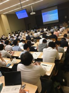 シンポジウムの様子（明治大学駿河台キャンパスLT1022教室）